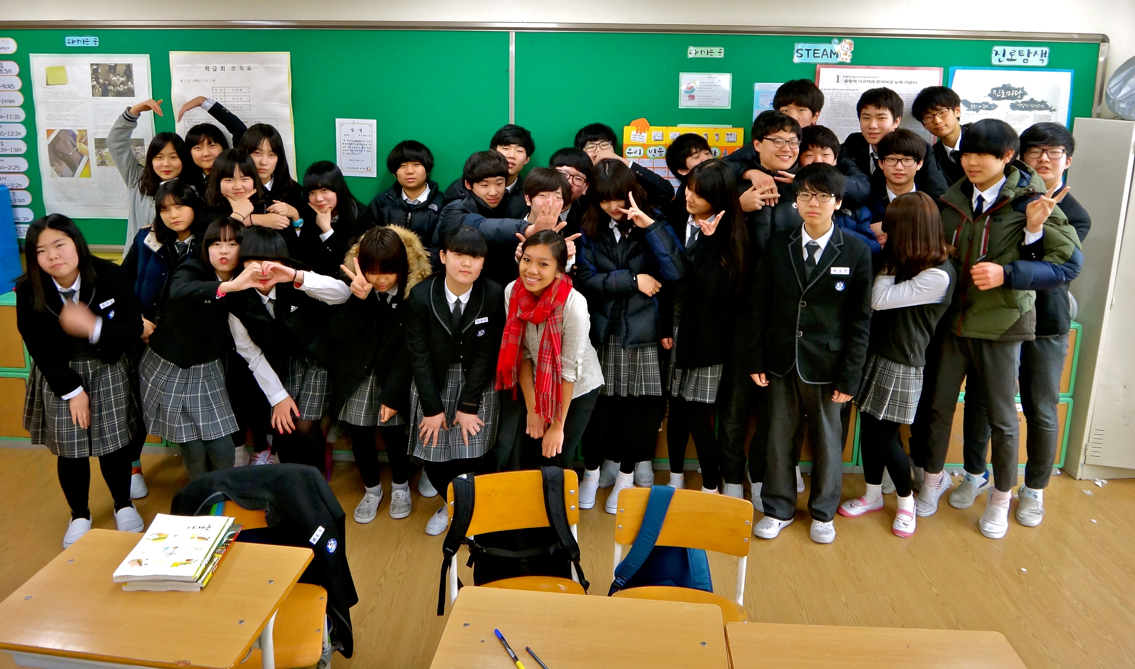 Классы в корейской школе. Школы Южной Кореи старшая школа. Старшая школа в Южной Корее. Средняя школа в Южной Корее. Южная Корея школа Хесан.